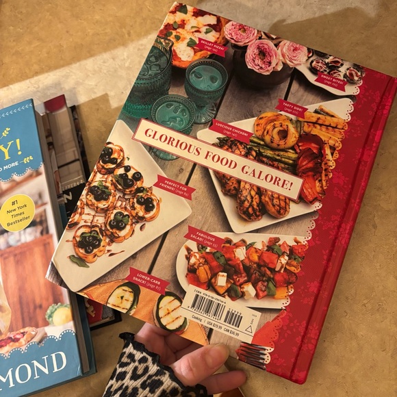 Lot of 3 Cookbooks, The Pioneer Woman and Hannah Hart, perfect condition! - Picture 9 of 11